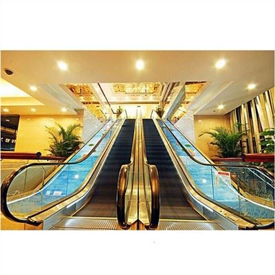 Escalator Tráchtála Laistigh 30 céim